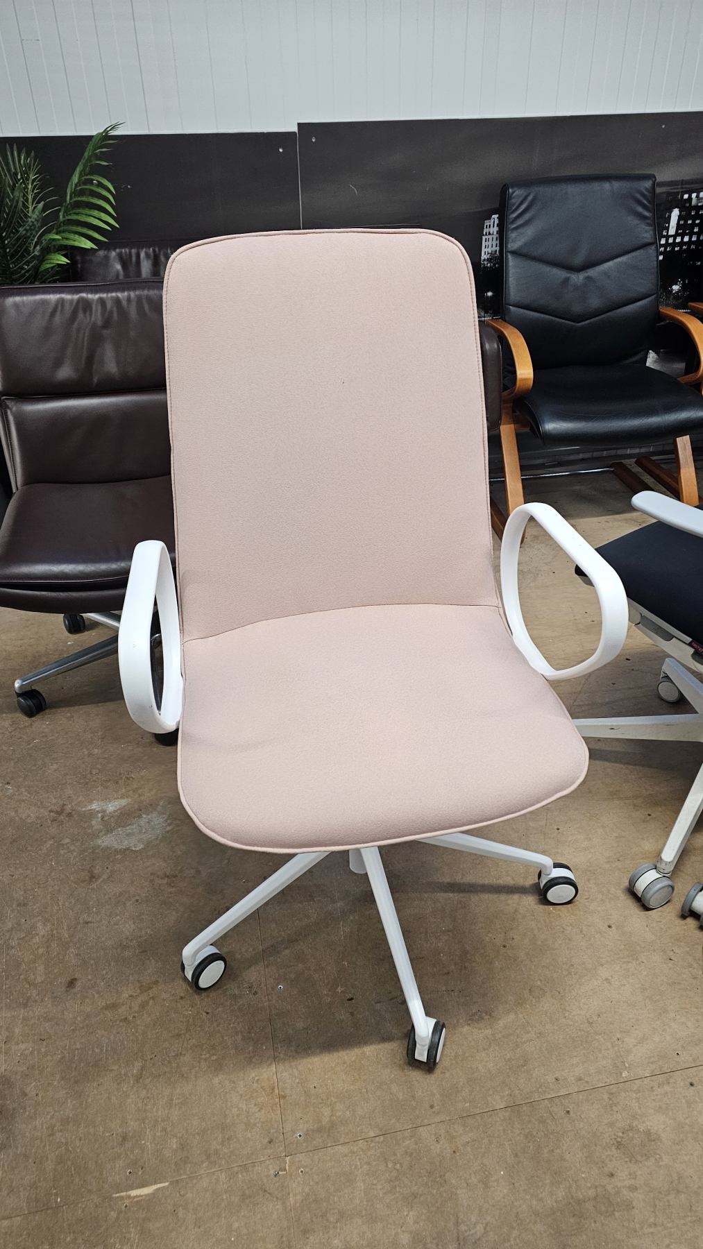 Inclass kori designer chair