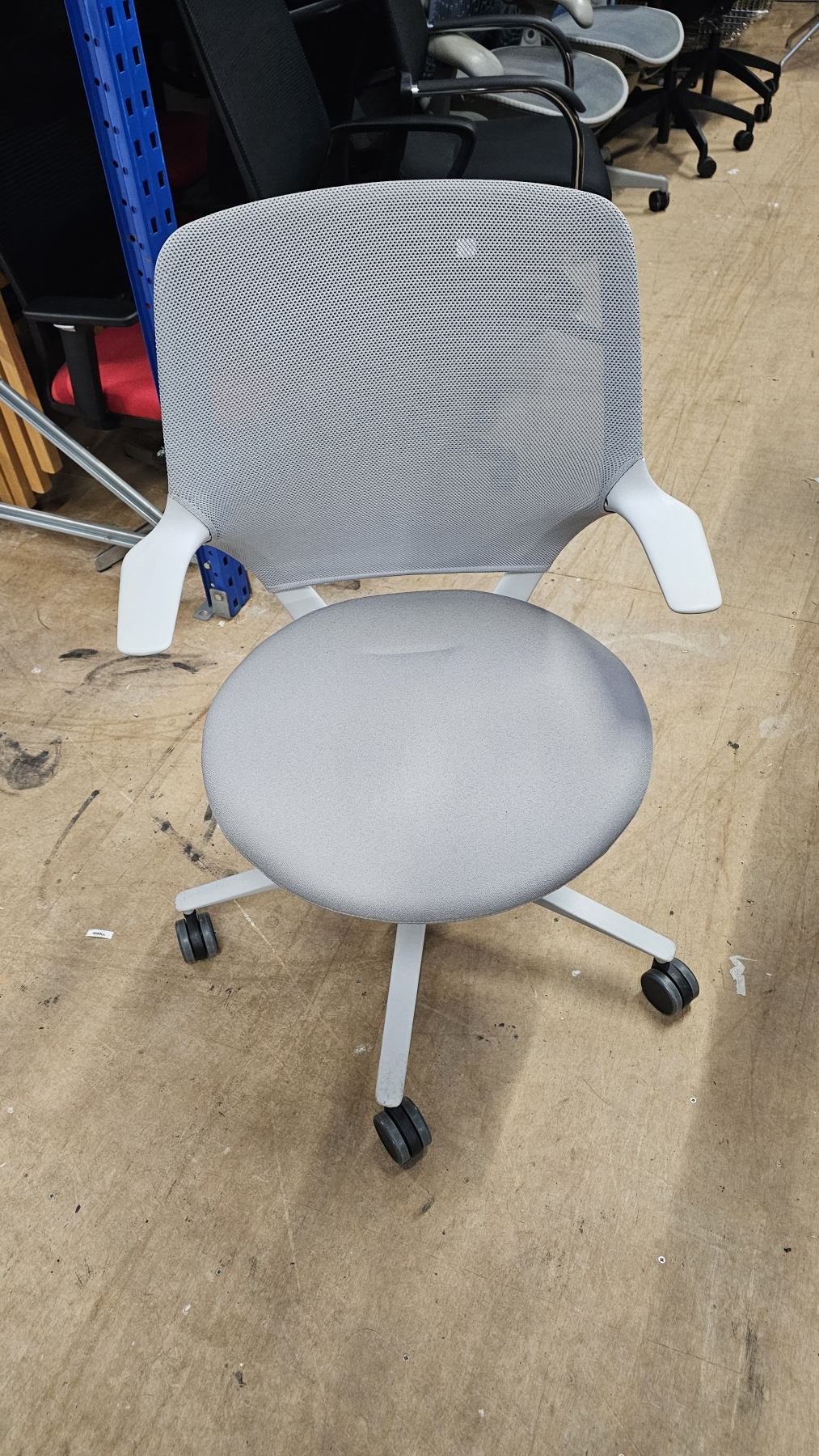 Orangebox allowme swivel chair