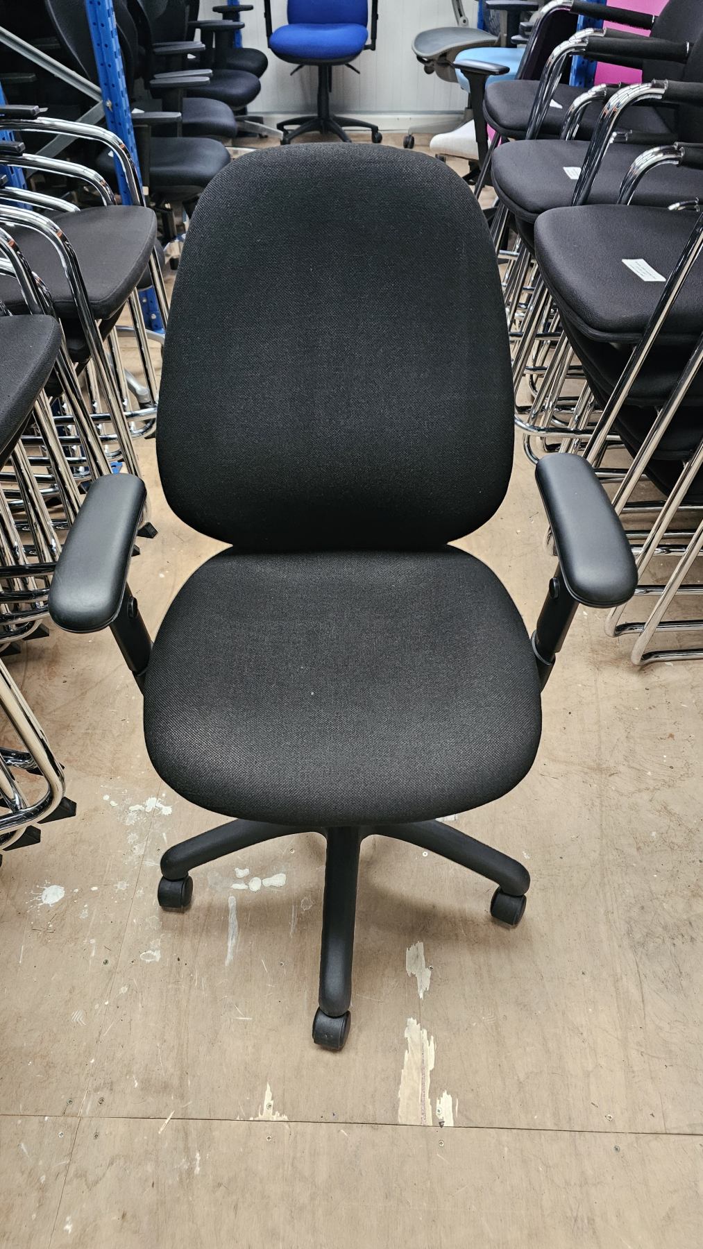 Black 2 lever swivel chair