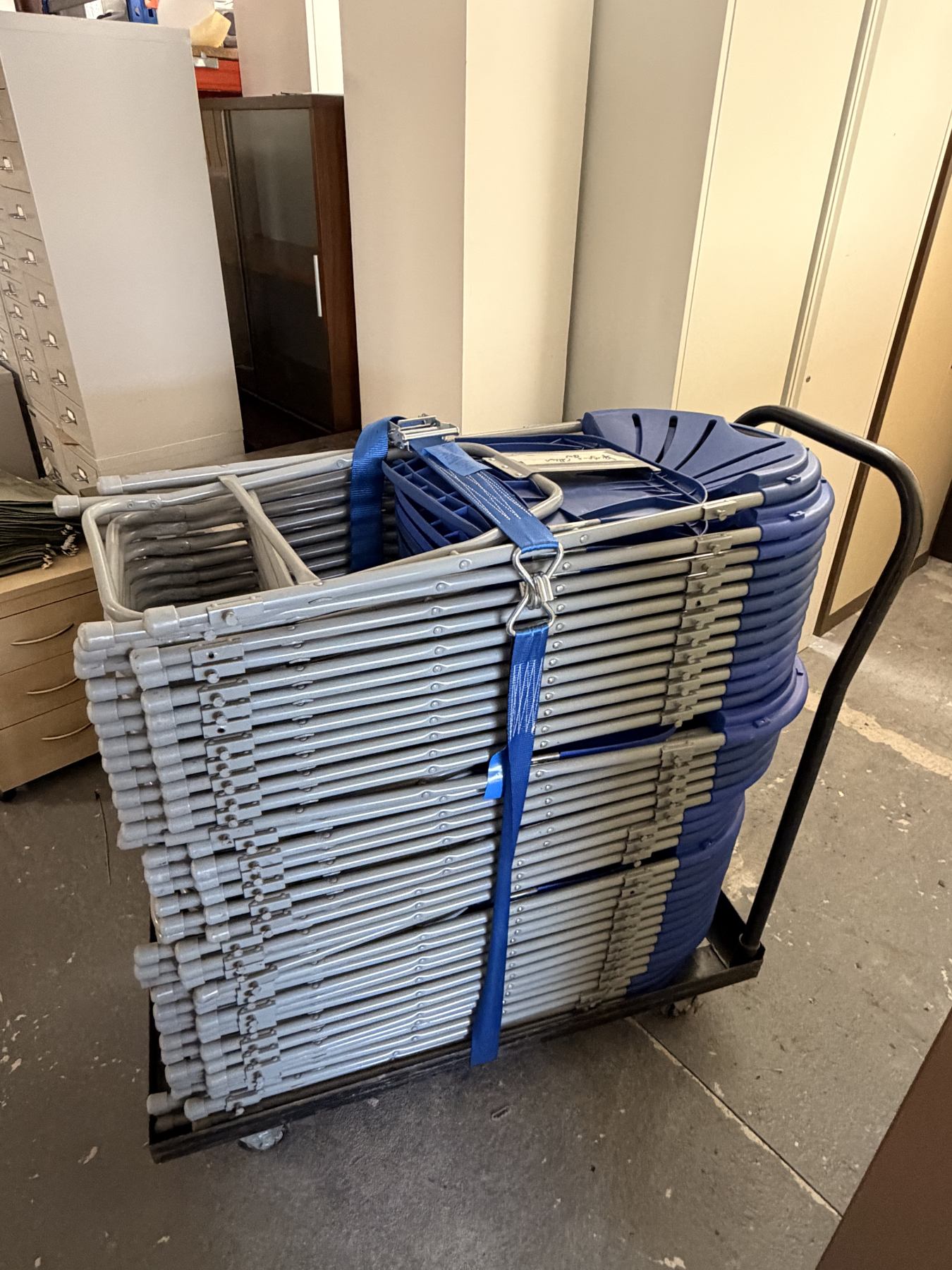 40 folding chairs + trolley