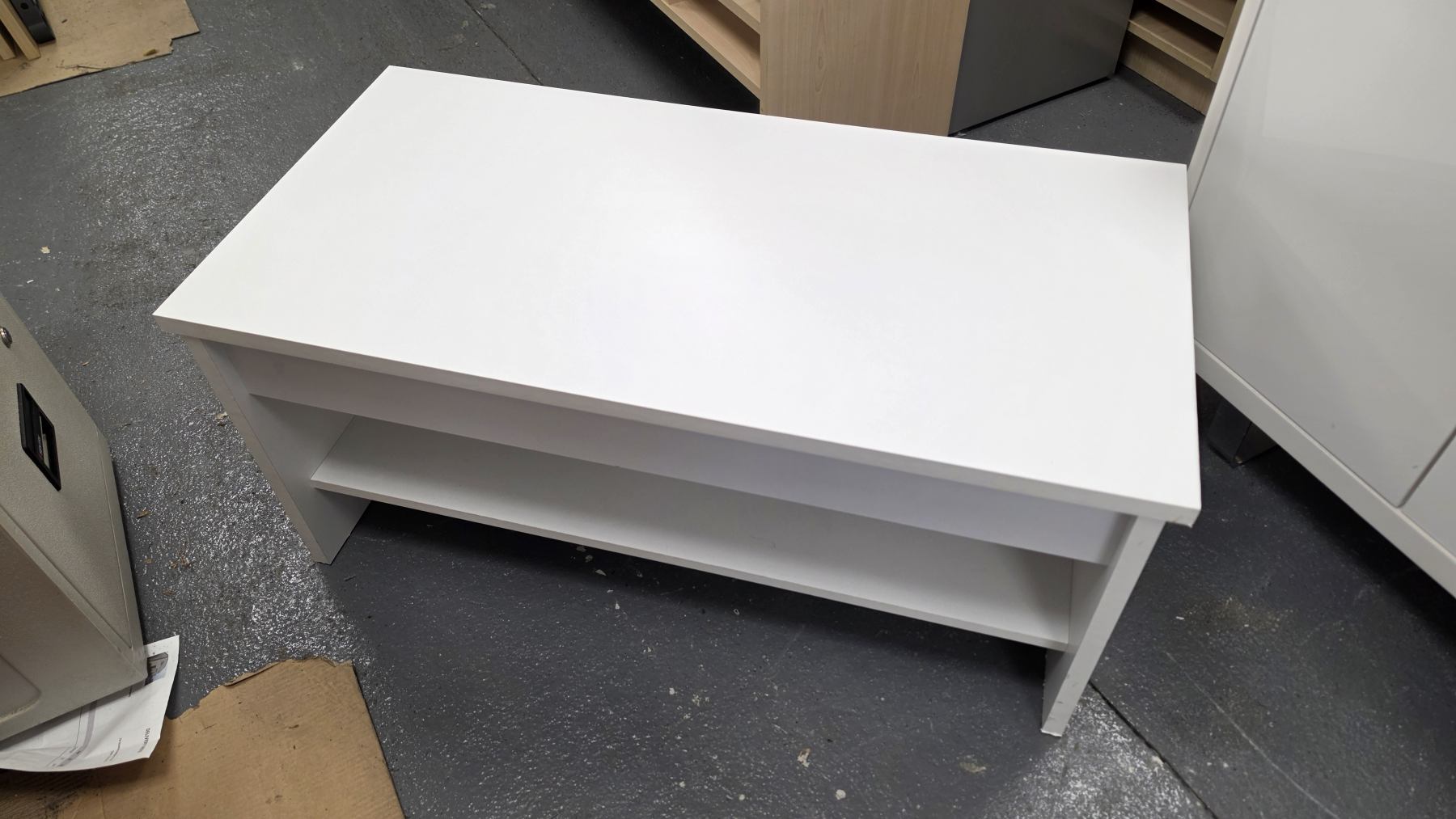 White coffee table 1000mm x 500mm x 450mmhigh