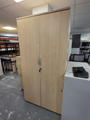 Maple cabinet 2000h x 1000w x 520d