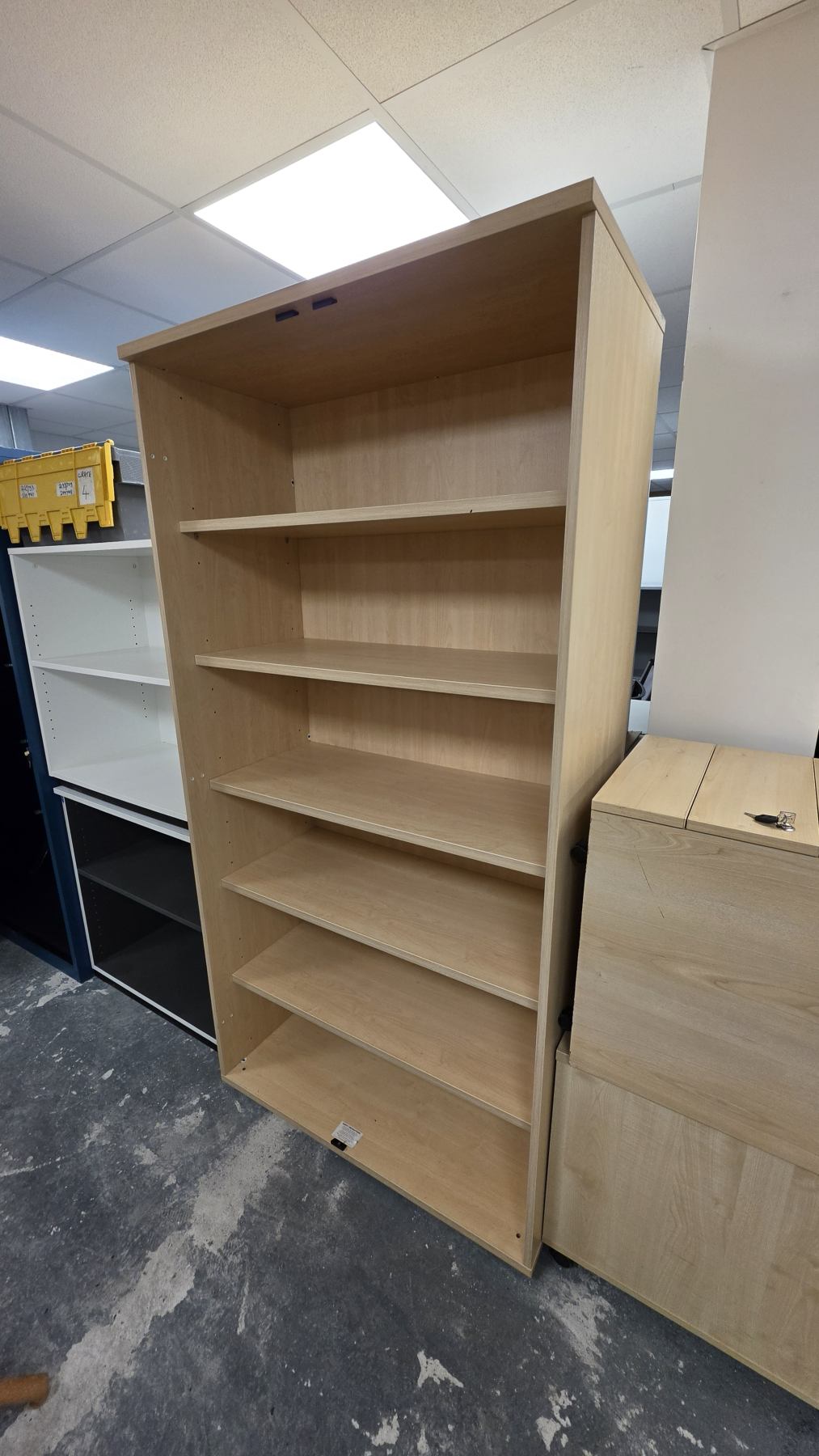 Maple bookcase 2010h x 1000w x 520d