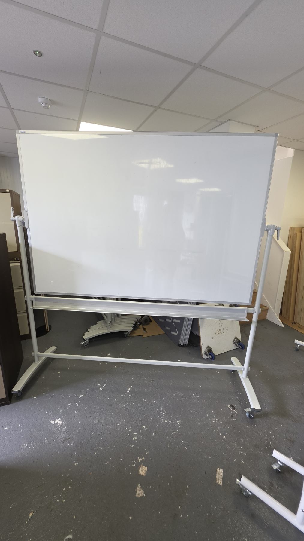 1800×1200 whiteboard on wheels