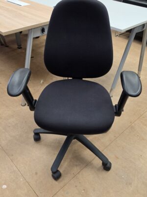 Black 3 lever swivel chair
