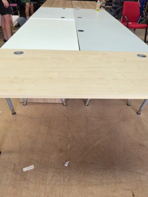 1600x800 maple desk