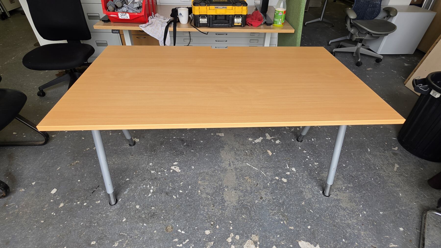 1400×800 beech desk