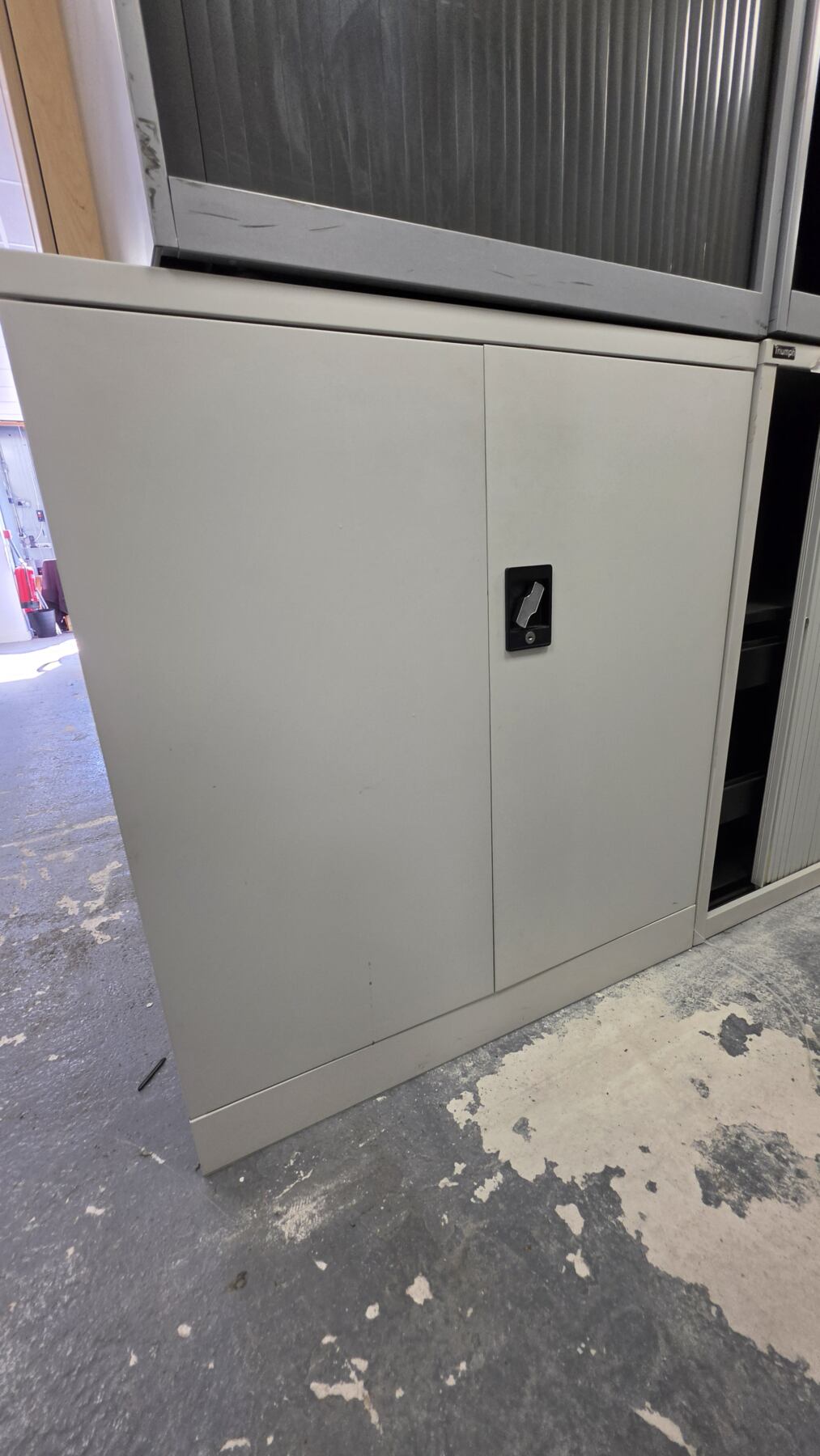 Metal cabinet 1015h x 915w x 460d