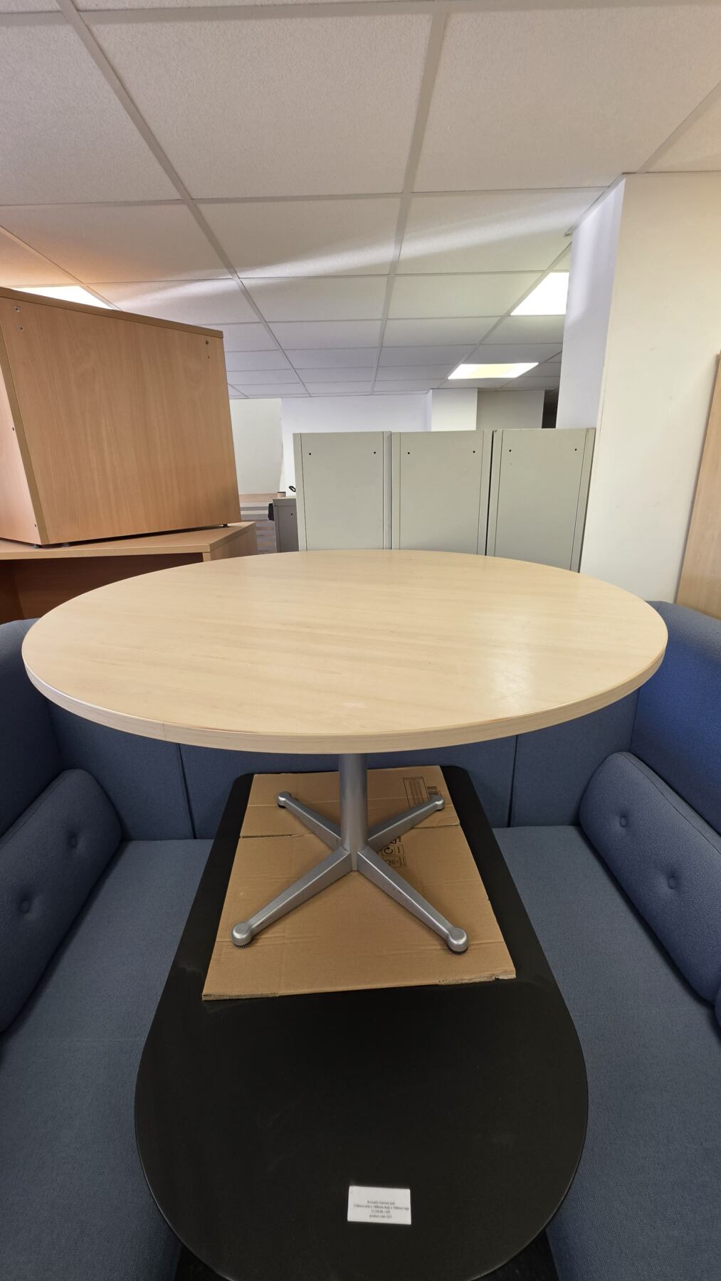1200mm diameter maple round table