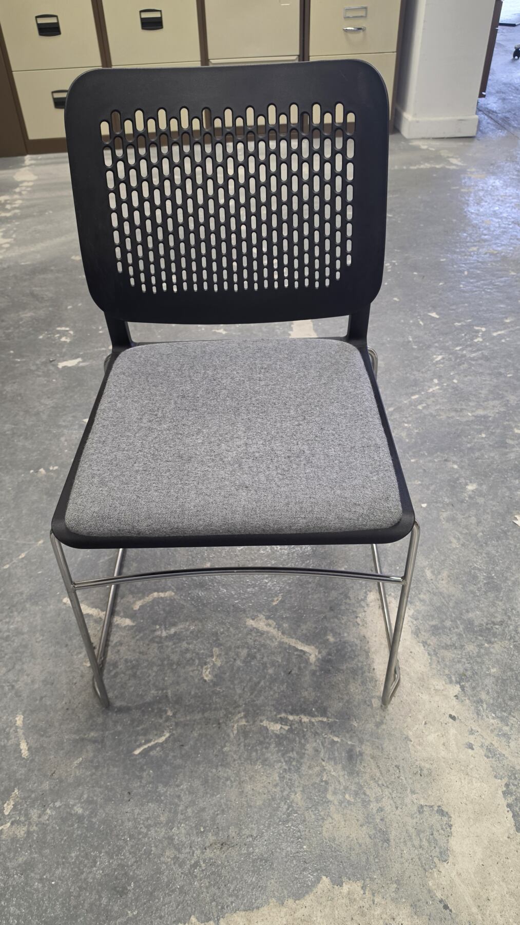 Connection stacking chair