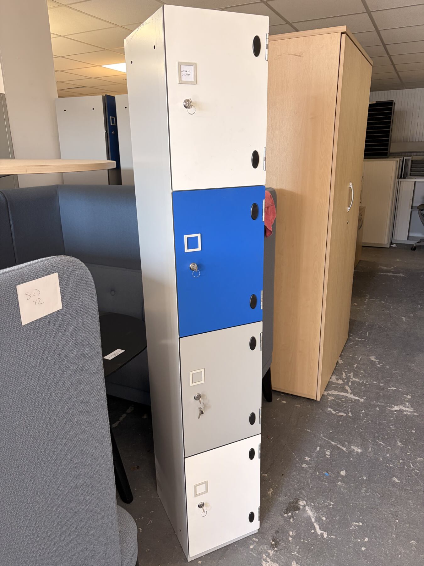4 door Blue/Grey/White locker 1800x300x375