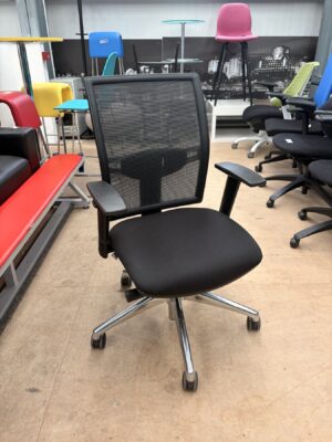 Elite Mesh back swivel chair/ Black