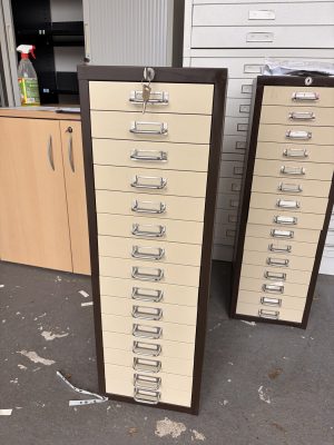 Multi drawer unit (15 drawers with lock+key)