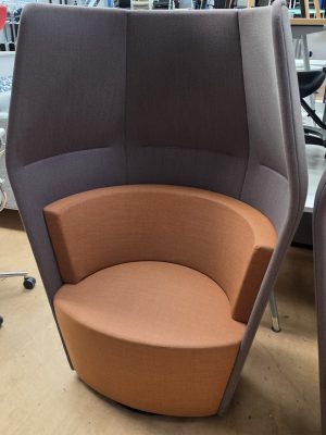 Boss design accoustic rotating pod