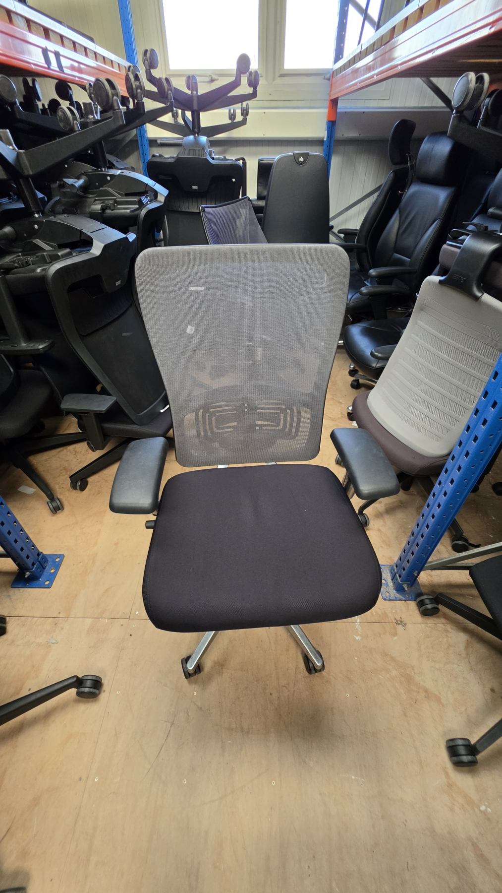 HAWORTH ZODY SWIVEL CHAIR