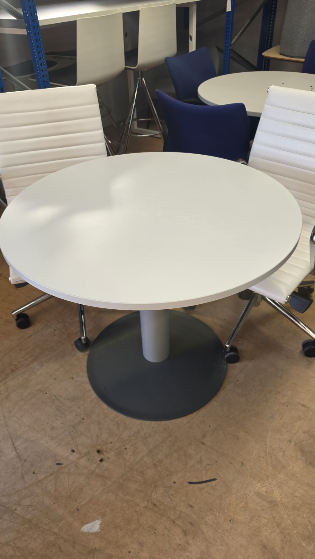 900mm round table grey