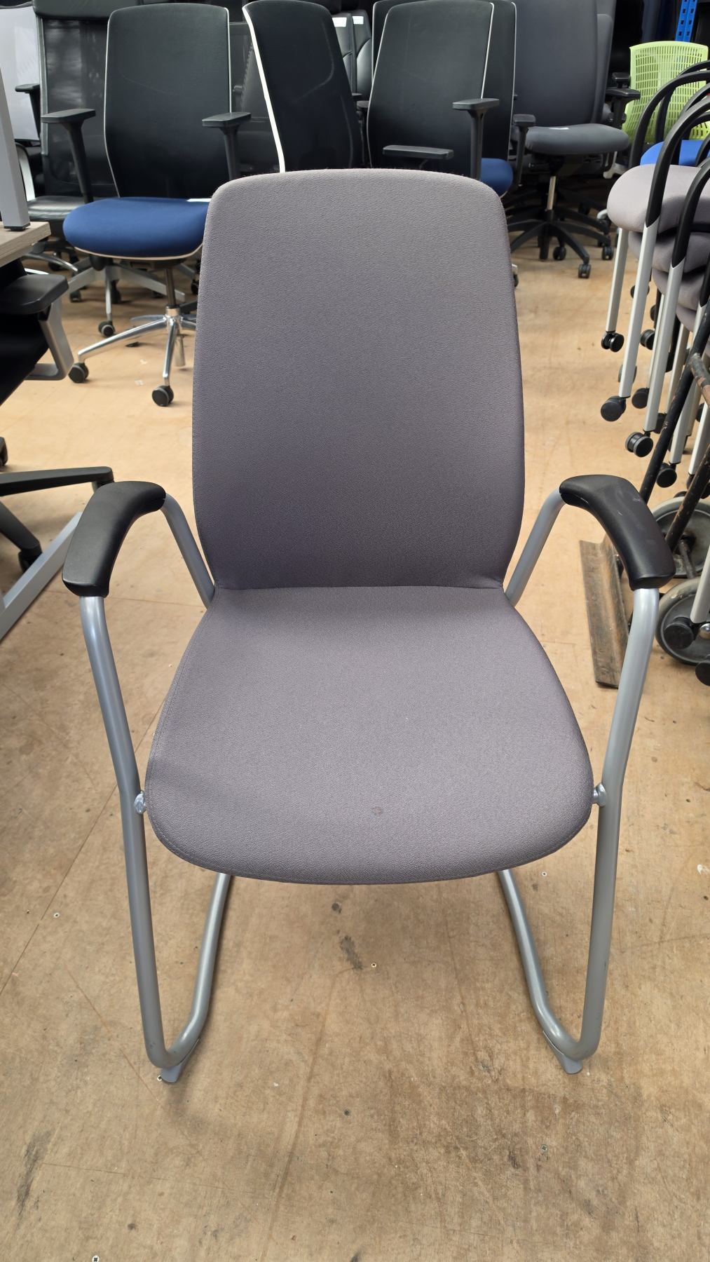Kinnarps grey stacking chair