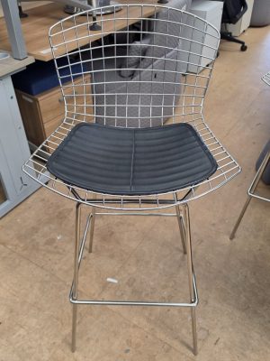 Bar stool