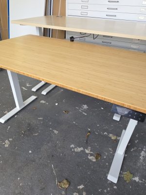 1400x800 sit/stand desk bamboo